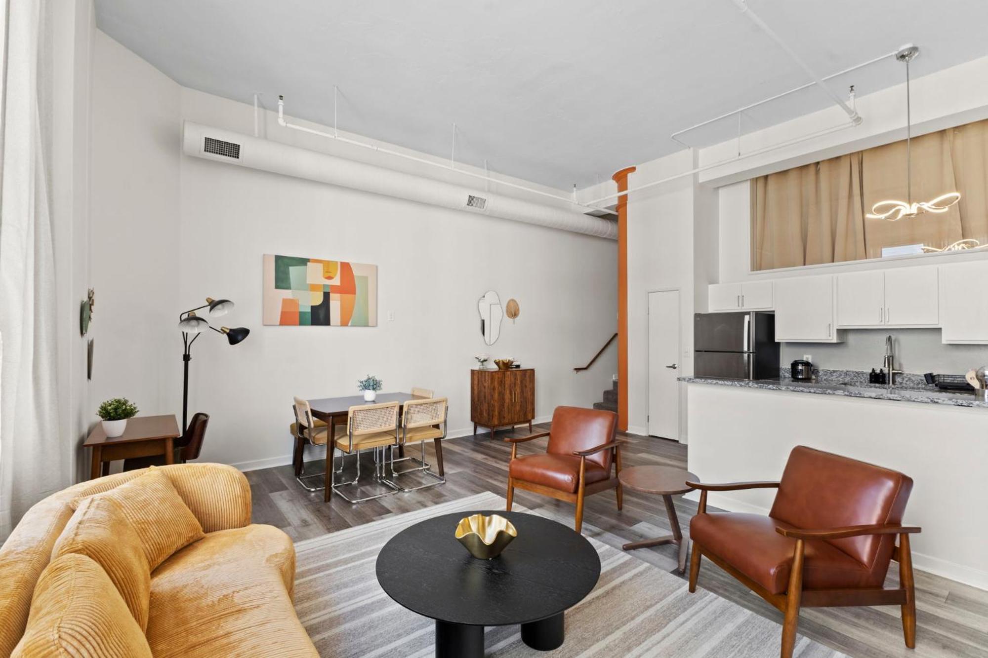 Indy Metro Stay - Sleeps 8 - Skywalk Access - Monument Circle Индианаполис Экстерьер фото
