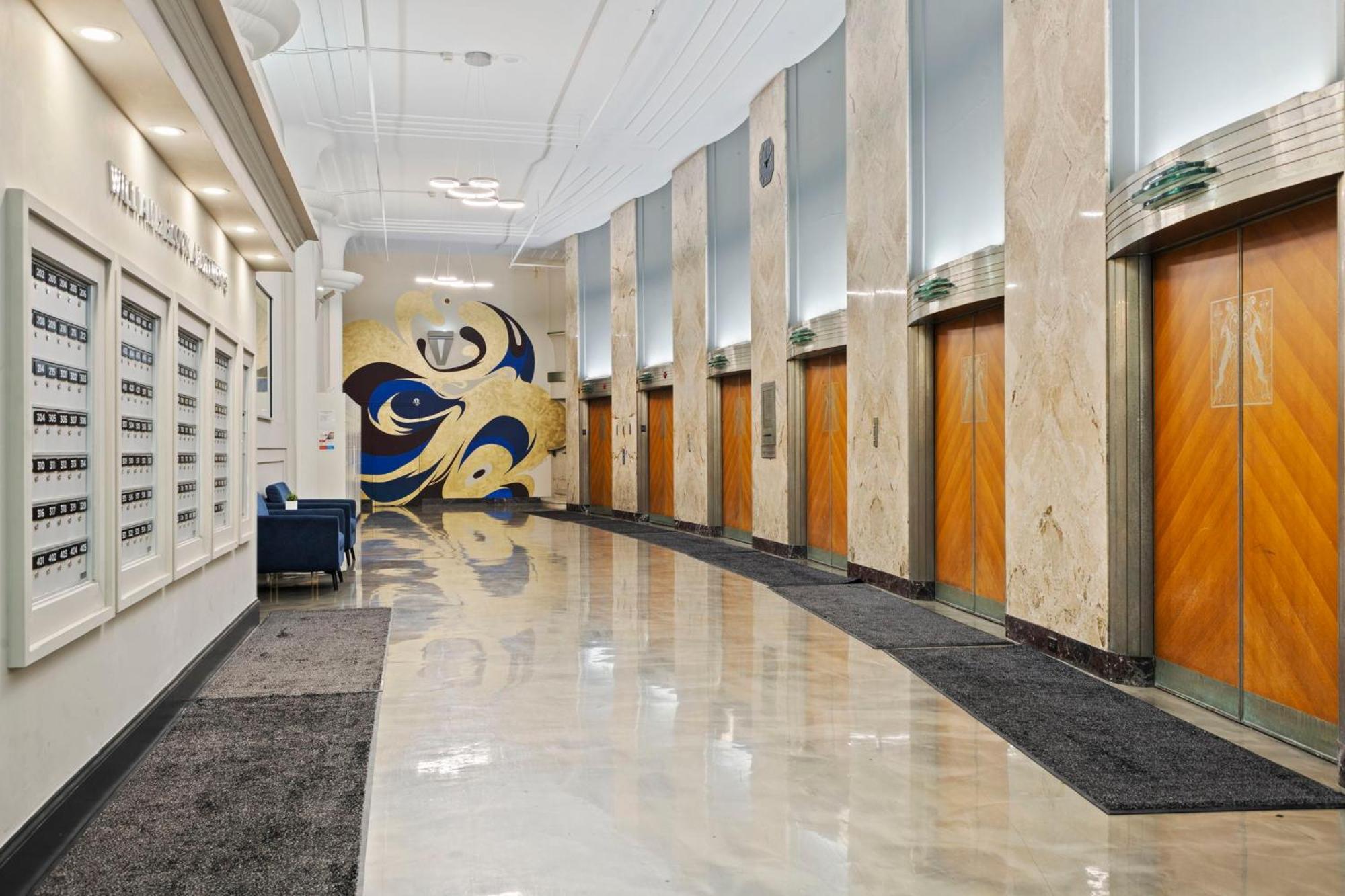 Indy Metro Stay - Sleeps 8 - Skywalk Access - Monument Circle Индианаполис Экстерьер фото