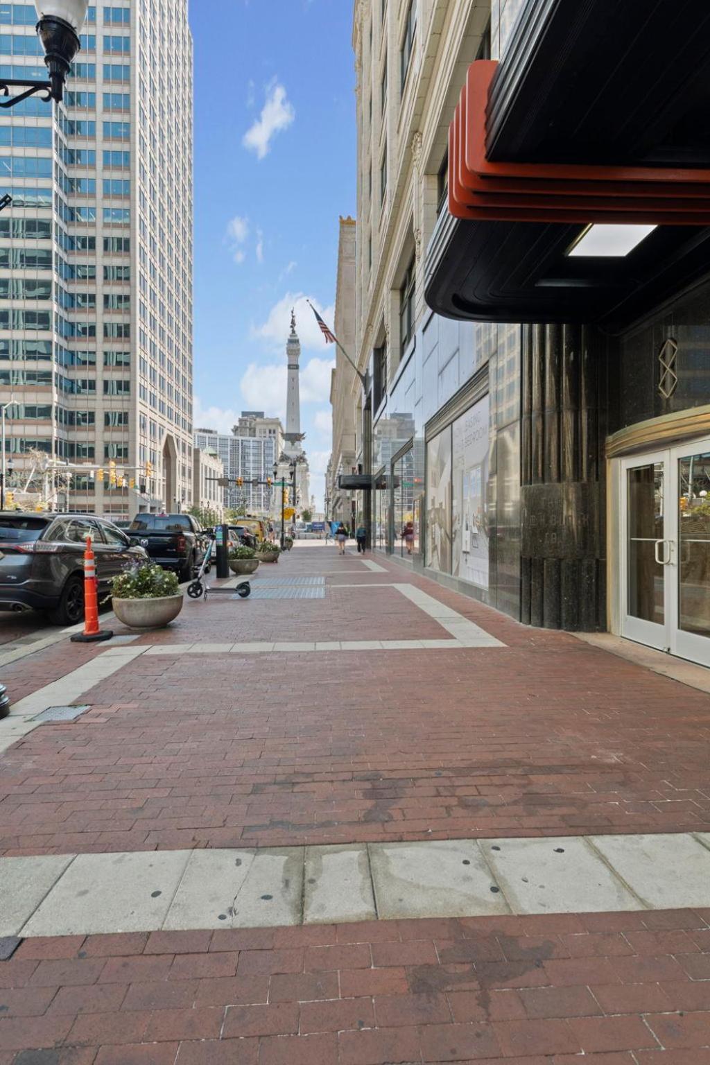 Indy Metro Stay - Sleeps 8 - Skywalk Access - Monument Circle Индианаполис Экстерьер фото