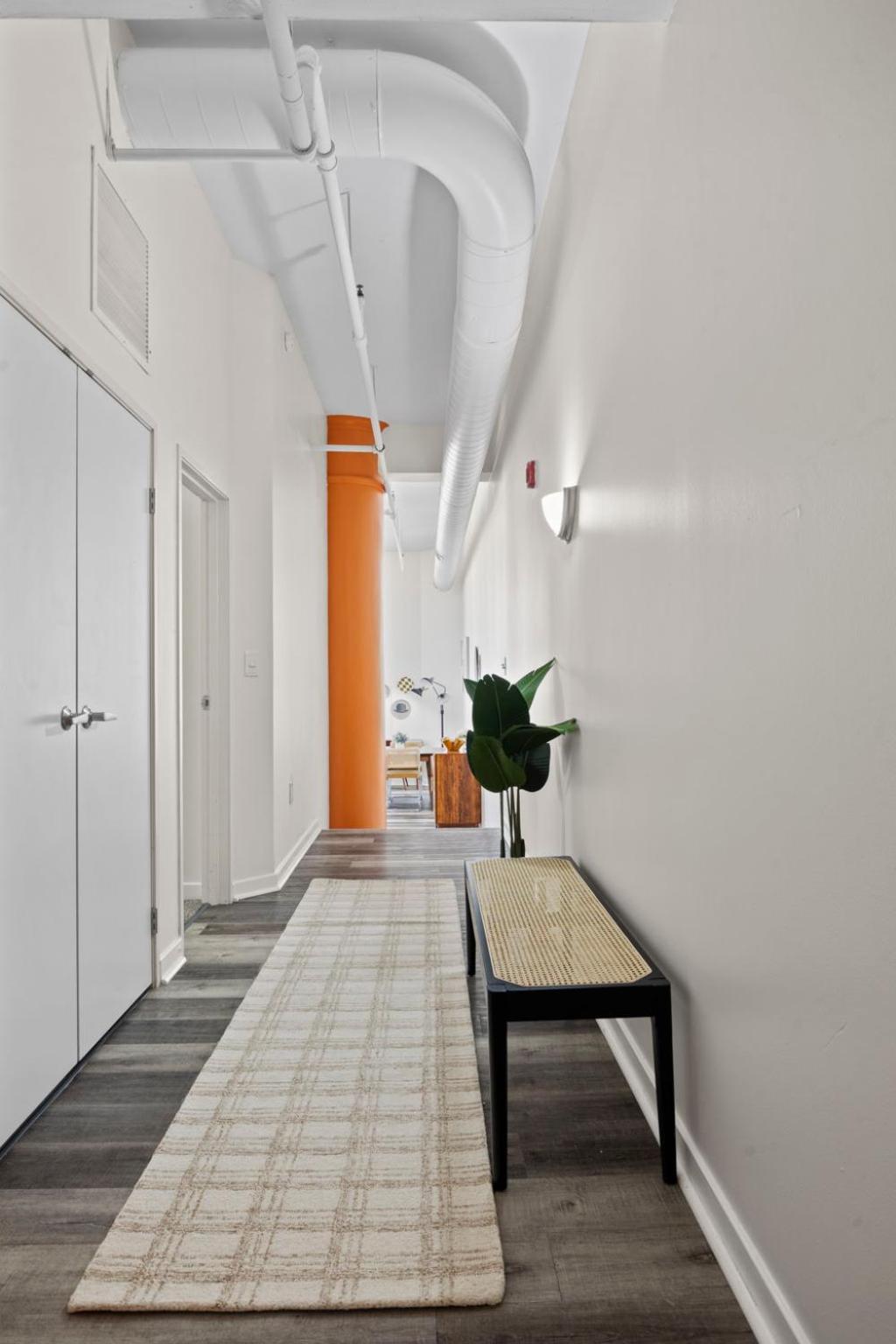 Indy Metro Stay - Sleeps 8 - Skywalk Access - Monument Circle Индианаполис Экстерьер фото