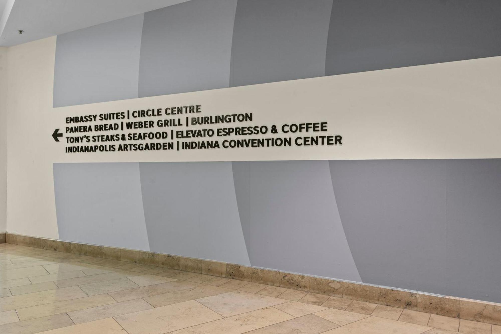 Indy Metro Stay - Sleeps 8 - Skywalk Access - Monument Circle Индианаполис Экстерьер фото
